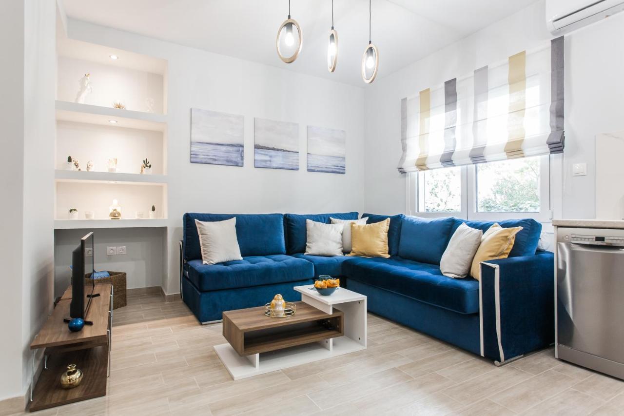 Luxury Seaside Apartment Next To Starbucks Opossite The Beach Park Of Flisvos アテネ エクステリア 写真