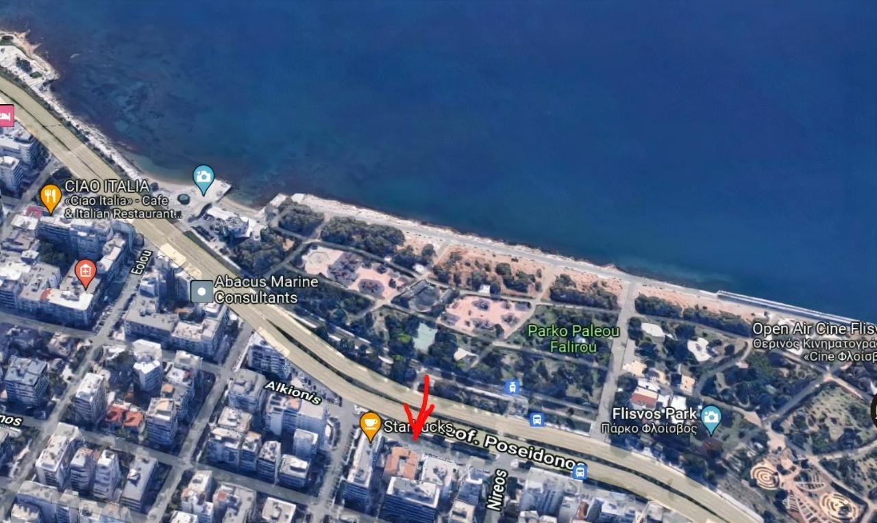 Luxury Seaside Apartment Next To Starbucks Opossite The Beach Park Of Flisvos アテネ エクステリア 写真